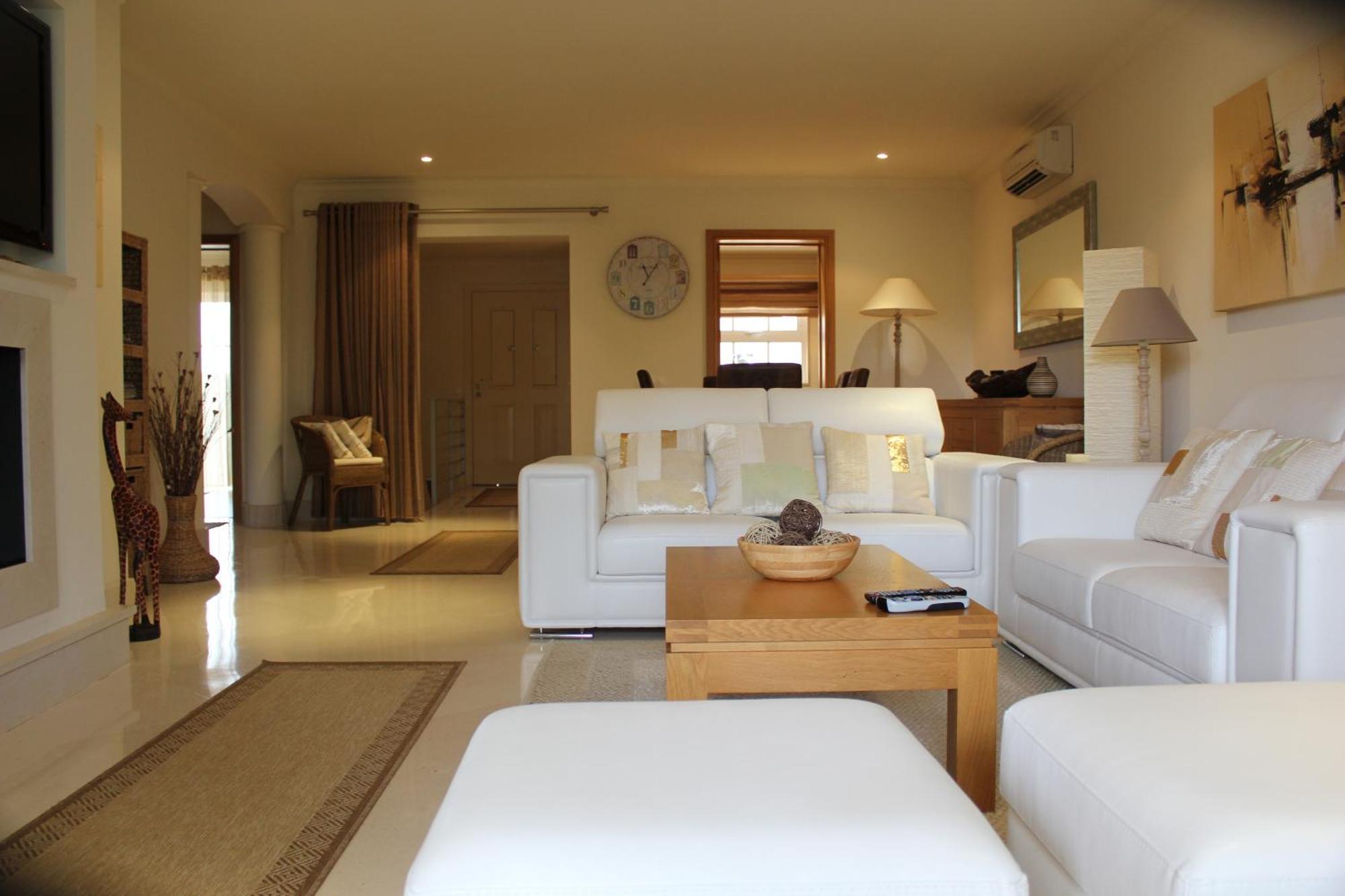 Luxury 3 Bedroom Apartment On Gated Complex クアルテイラ エクステリア 写真